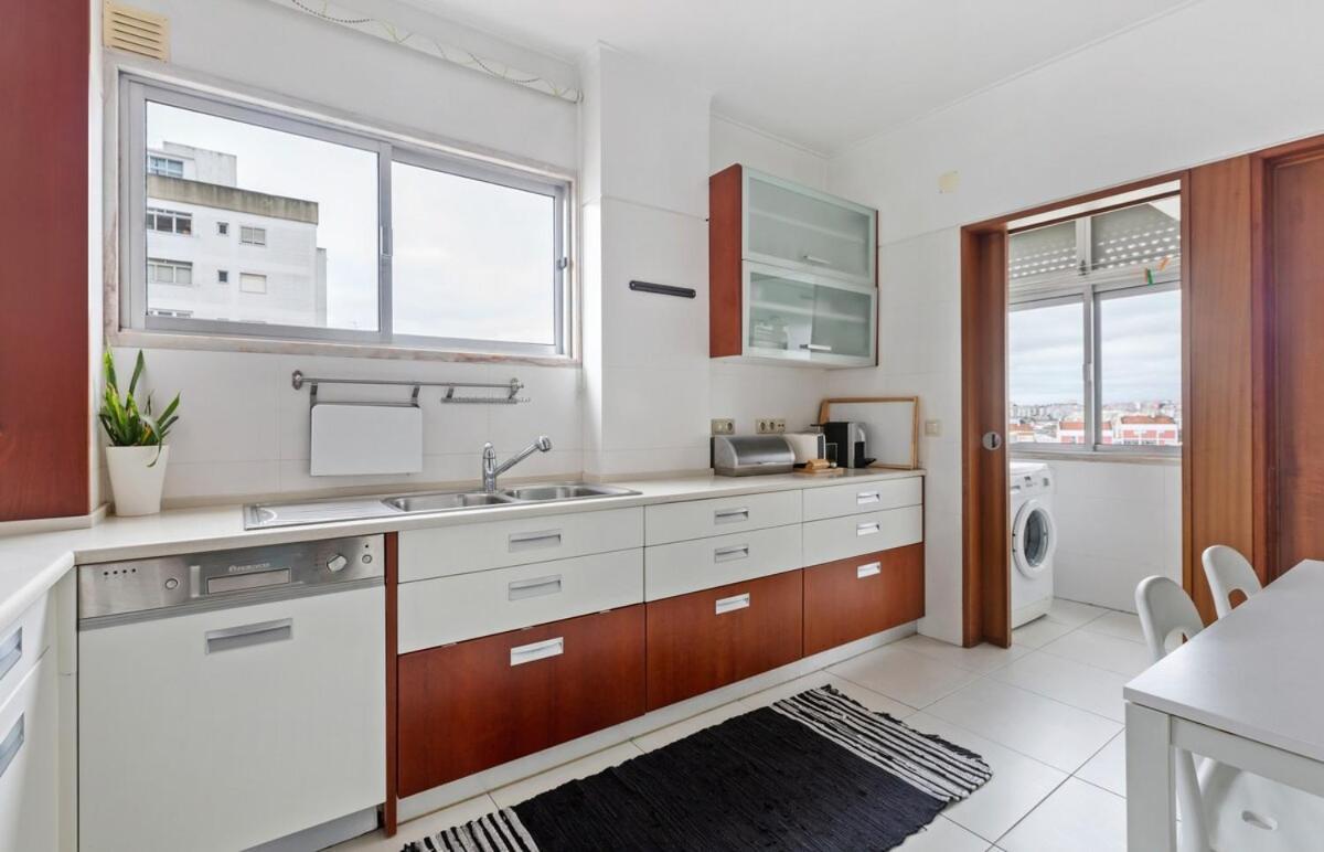 Spacious 3 Bedroom Apartment In Lissabon Buitenkant foto