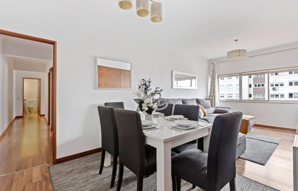 Spacious 3 Bedroom Apartment In Lissabon Buitenkant foto
